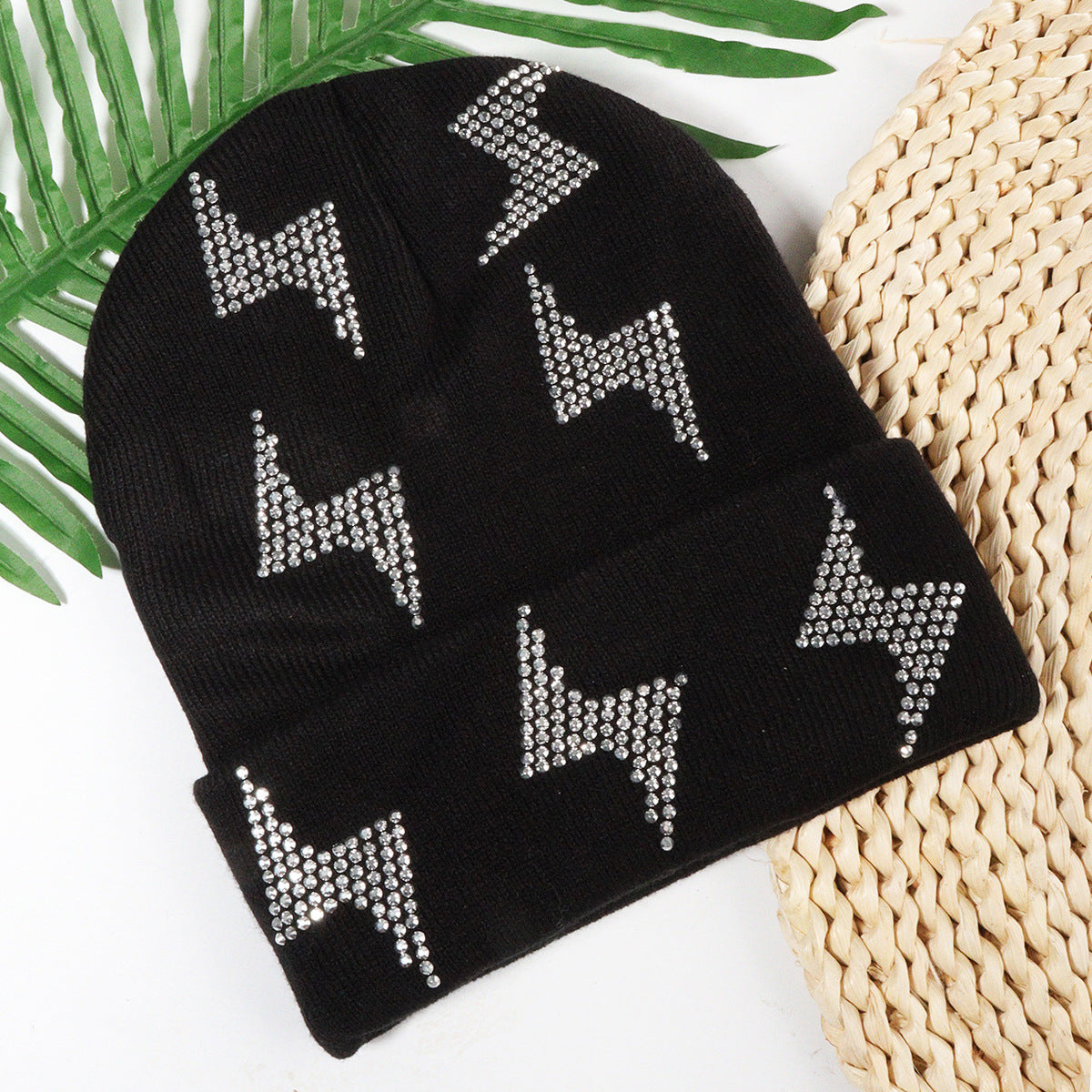 Trendy retro dotted knitted beanie