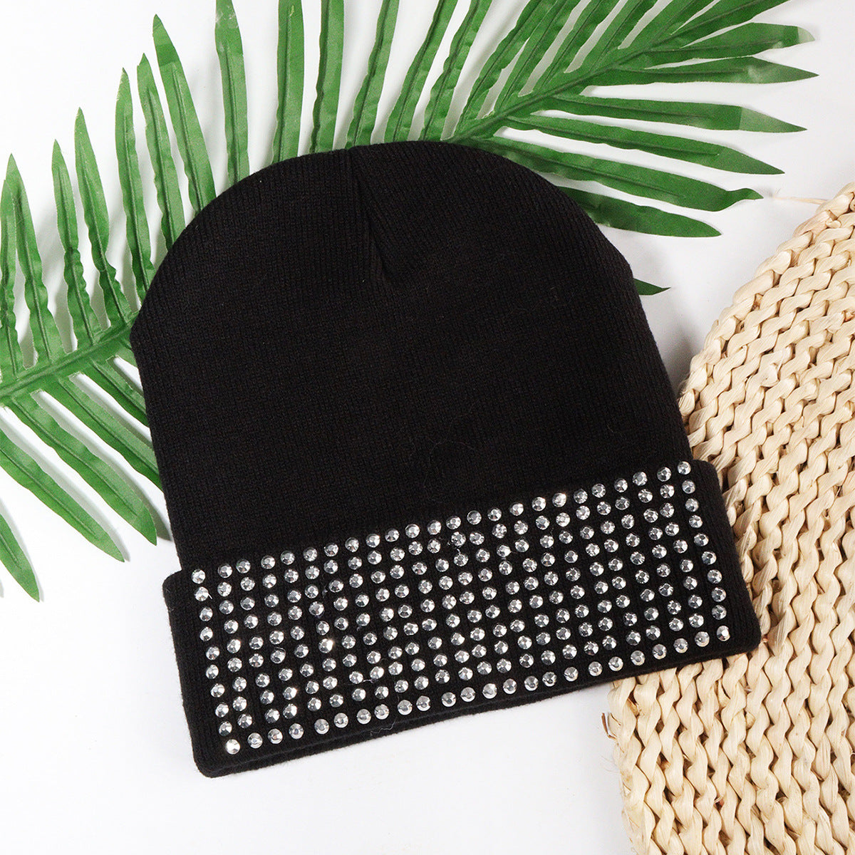 Trendy retro dotted knitted beanie