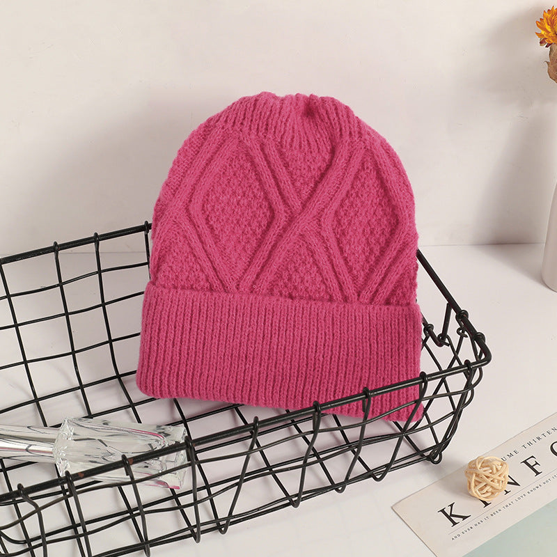 Retro three-dimensional rhombus pattern knitted hat