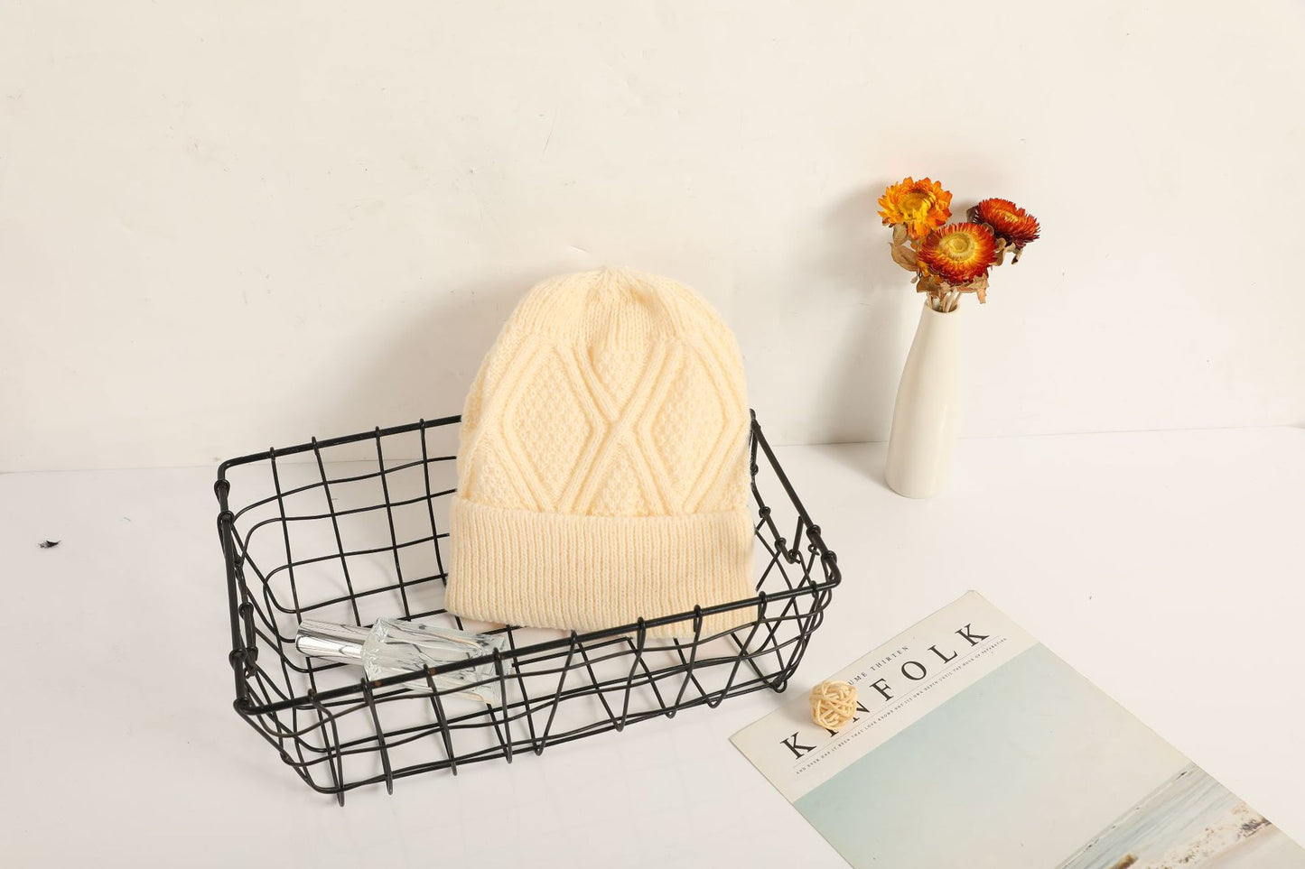 Retro three-dimensional rhombus pattern knitted hat