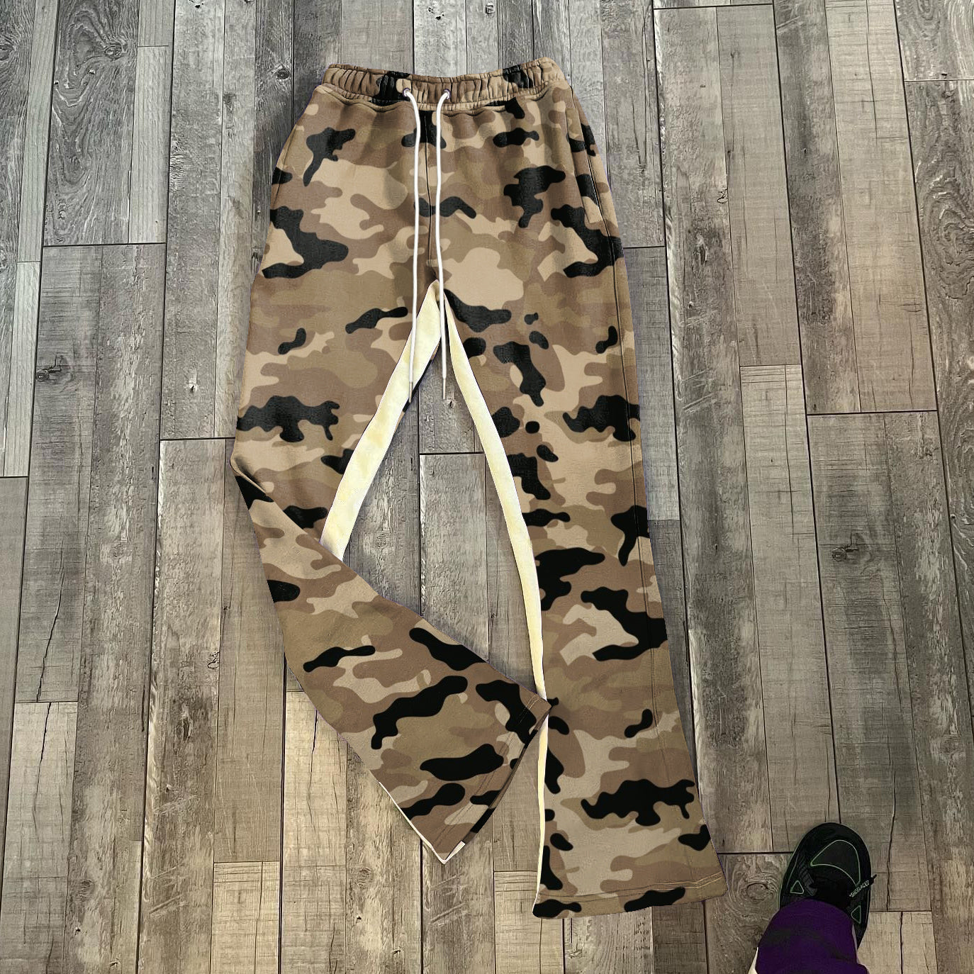 Personalized Retro Street Camouflage Flared Pants