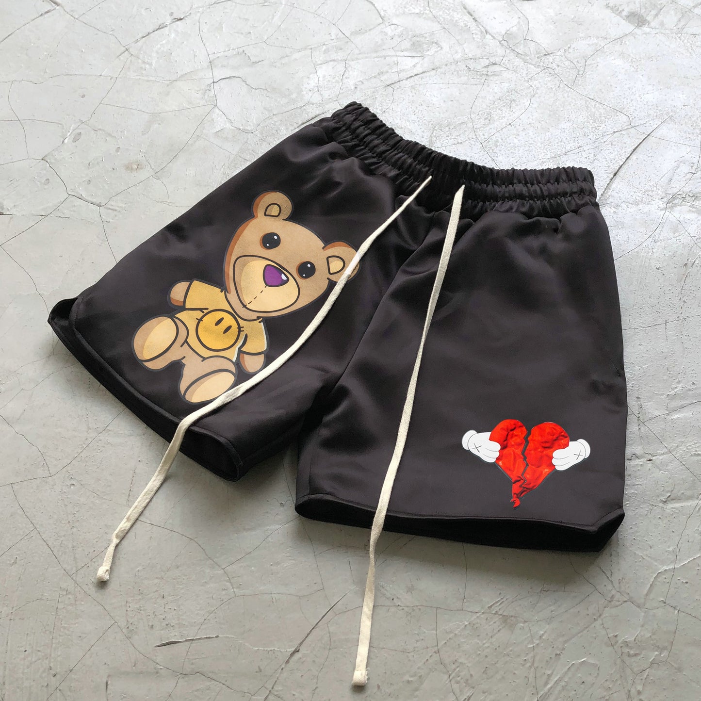 retro street bear print shorts